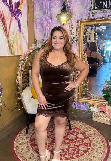 Sips & Style Velvet Mini