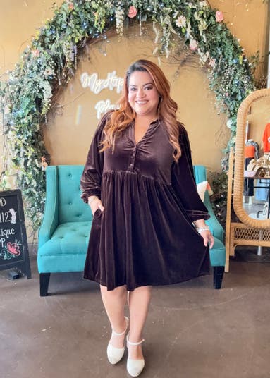 Product: Pretty in Velvet Mini