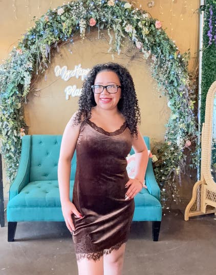 Product: Sips & Style Velvet Mini